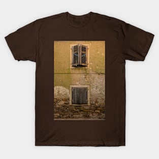 Windows in Izola, Slovenia T-Shirt